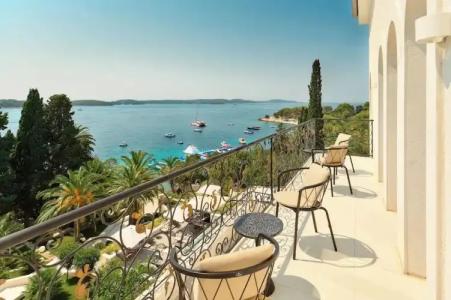 Moeesy Blue & Green Oasis - Adults Only - 66