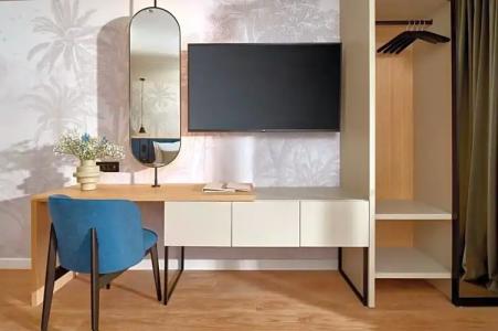 Moeesy Blue & Green Oasis - Adults Only - 54