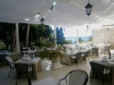 Moeesy Blue & Green Oasis - Adults Only - 18