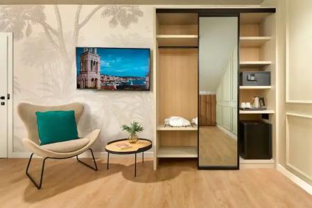 Moeesy Blue & Green Oasis - Adults Only - 41