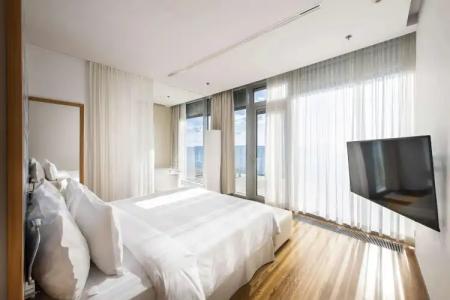 Radisson Blu Resort & Spa, - 141