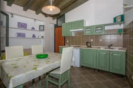 Garden Apartment - 16