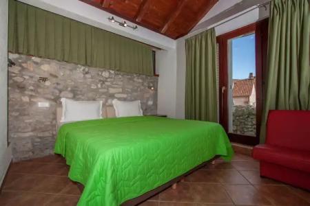 Garden Apartment - 181