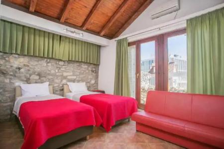 Garden Apartment - 22