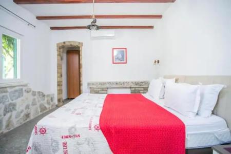 Garden Apartment - 29