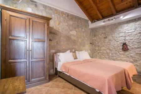 Garden Apartment - 101