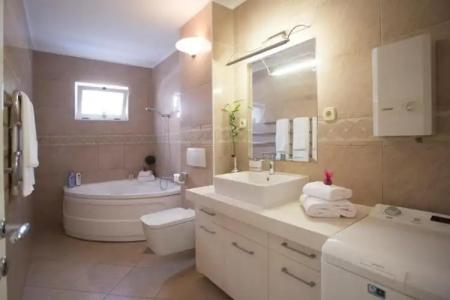 Garden Apartment - 121