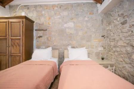 Garden Apartment - 102