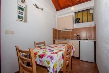 Garden Apartment - 18