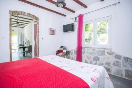 Garden Apartment - 30