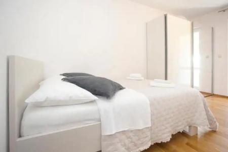 Garden Apartment - 131