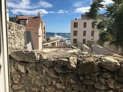 Garden Apartment - 154