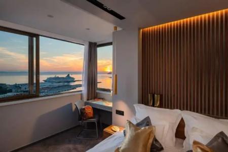 Royal Suites-Sky - 81