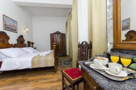 Palace Derossi - 105