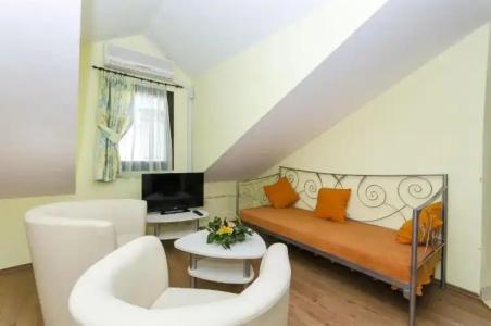 Palace Derossi - 129