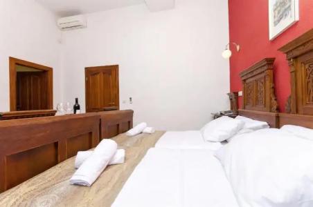 Palace Derossi - 103