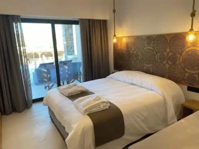 Hôtel Hélios - 125