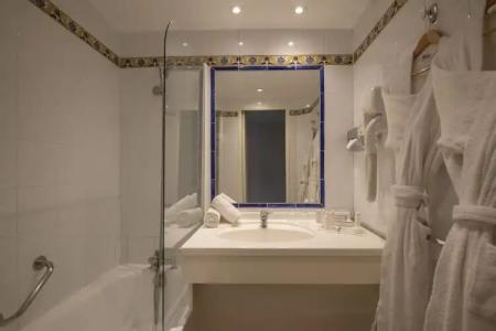 Amarante Cannes - 116