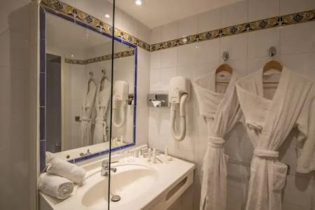 Amarante Cannes - 115