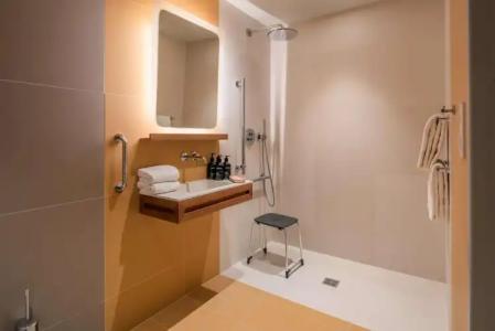 Radisson Blu 1835, Cannes - 41