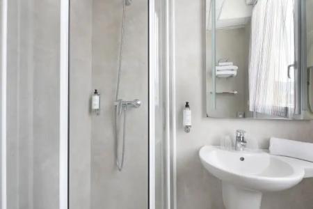 Hôtel L'Estérel - - 7