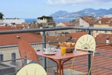 Hôtel L'Estérel - - 6