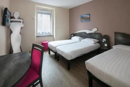 Hôtel L'Estérel - - 53