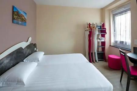 Hôtel L'Estérel - - 38