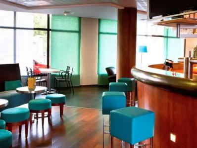 Novotel Suites Clermont Ferrand Polydome - 25