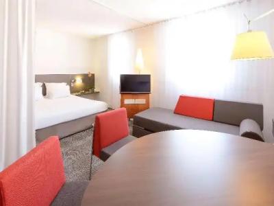 Novotel Suites Clermont Ferrand Polydome - 57