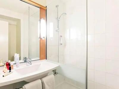 Ibis Hyères Centre - 9