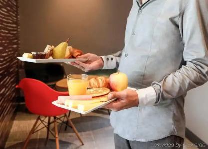 Ibis Hyères Centre - 11