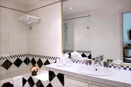 Hôtel West End - 65