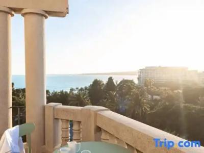 Albert 1'er Nice, France - 180