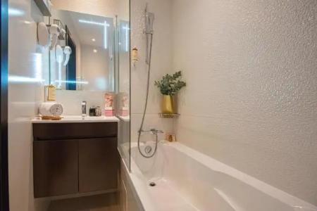 Albert 1'er Nice, France - 105