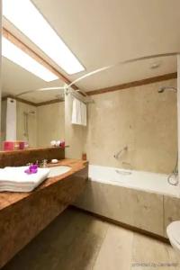 Holiday Inn NICE by IHG - 9