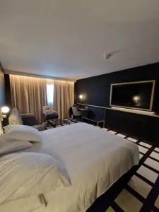 Mercure Orléans Centre Bords de Loire - 90