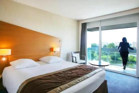 Mercure Orléans Centre Bords de Loire - 70