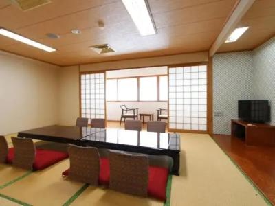 Livemax Chitose - 18