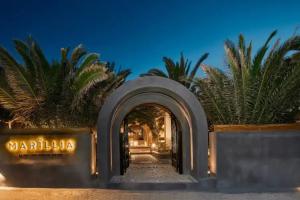 Marillia Village, Perivolos