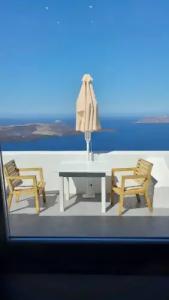 Manos Small World - 61