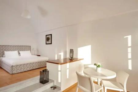 Manos Small World - 103