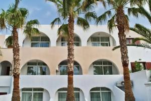 Makarios Hotel, Kamari