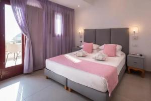 Mar n Mar Crown Hotel and Suites, Kamari