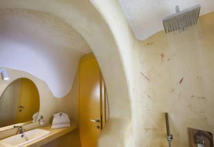 Abyssanto Suites and Spa - 5