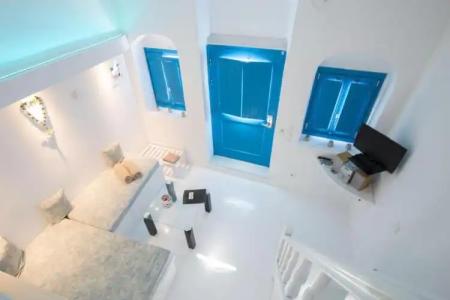 Abyssanto Suites and Spa - 18