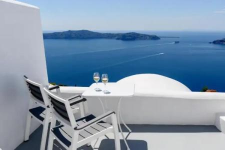 Abyssanto Suites and Spa - 40