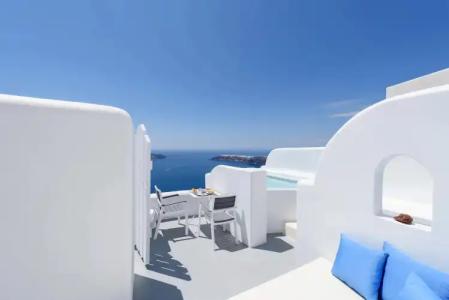 Abyssanto Suites and Spa - 14