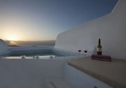 Abyssanto Suites and Spa - 165