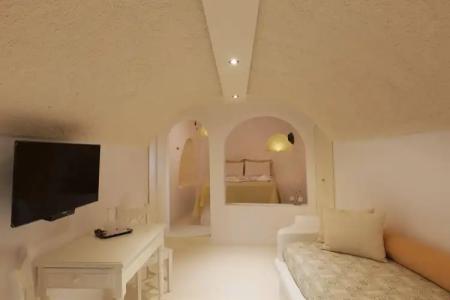 Abyssanto Suites and Spa - 4